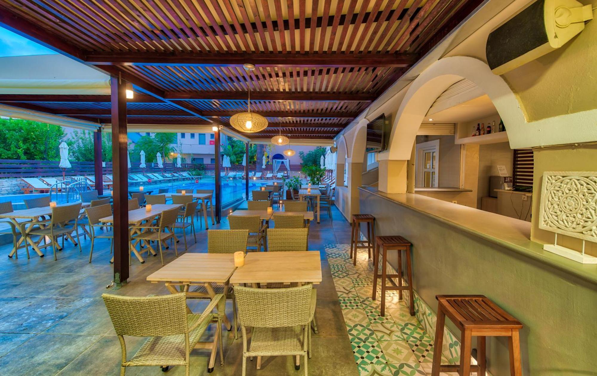 Natalie Aparthotel 3*